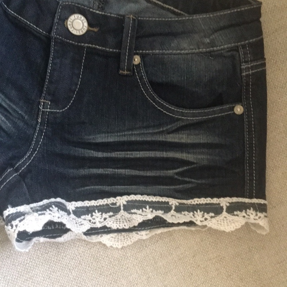 Women’s shorts - Picture 2 of 4